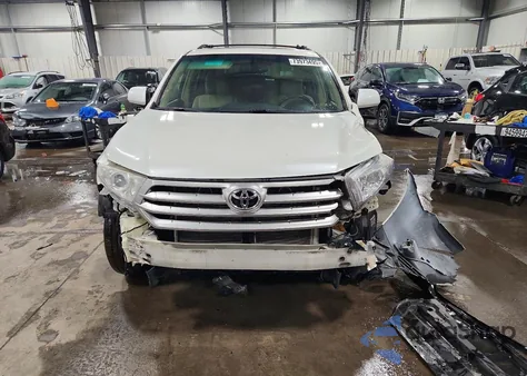 2012 Toyota Highlander Base z USA, uszkodzony, nr VIN 5TDBK3EH8CS127342